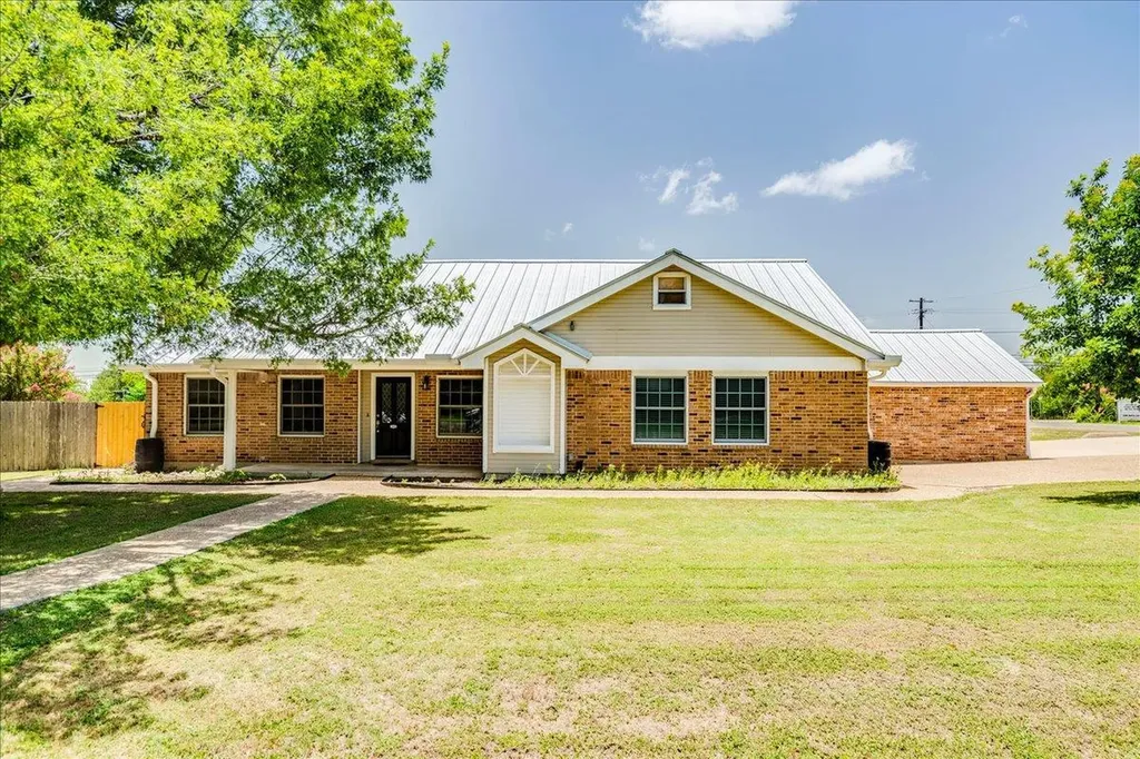 301 Verbena Drive Kyle TX 78640