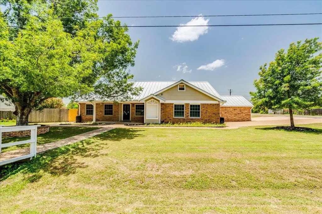 301 Verbena Drive Kyle TX 78640