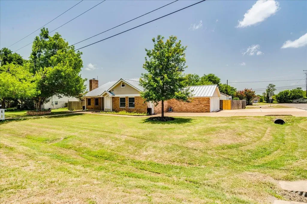 301 Verbena Drive Kyle TX 78640
