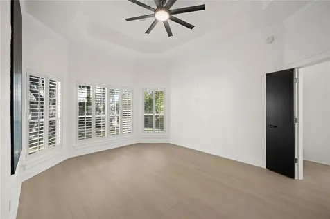 11 Treehaven Lane The Hills TX 78738