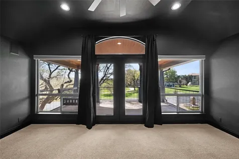 11 Treehaven Lane The Hills TX 78738