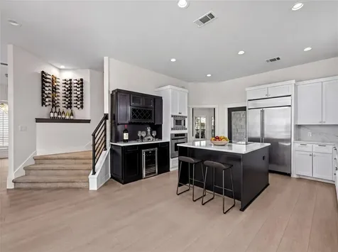 11 Treehaven Lane The Hills TX 78738
