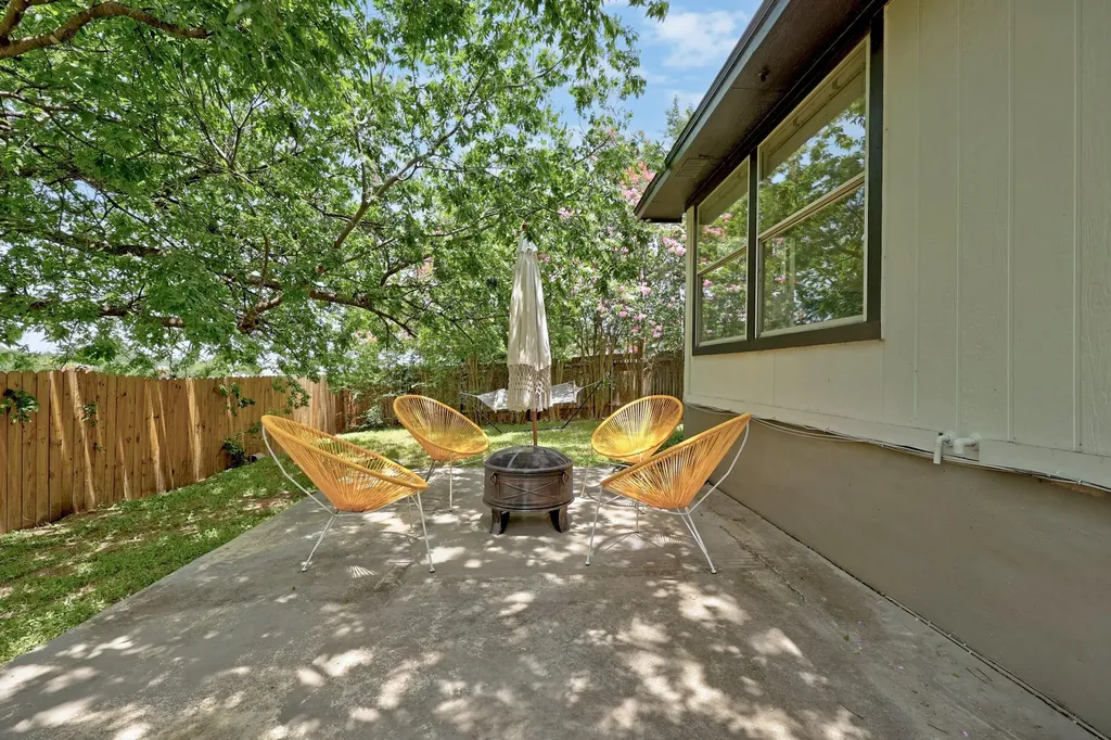 2327 Wright Circle Round Rock TX 78664