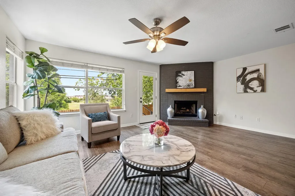 2327 Wright Circle Round Rock TX 78664