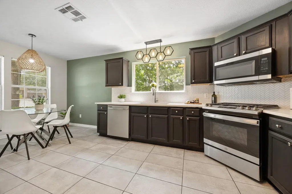 2327 Wright Circle Round Rock TX 78664