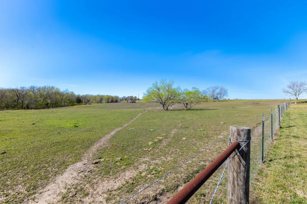 7047 Falke Heinrich Road Schulenburg TX 78956