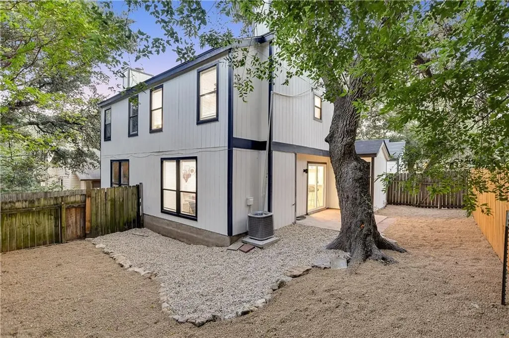1308 Matthews Lane Austin TX 78745