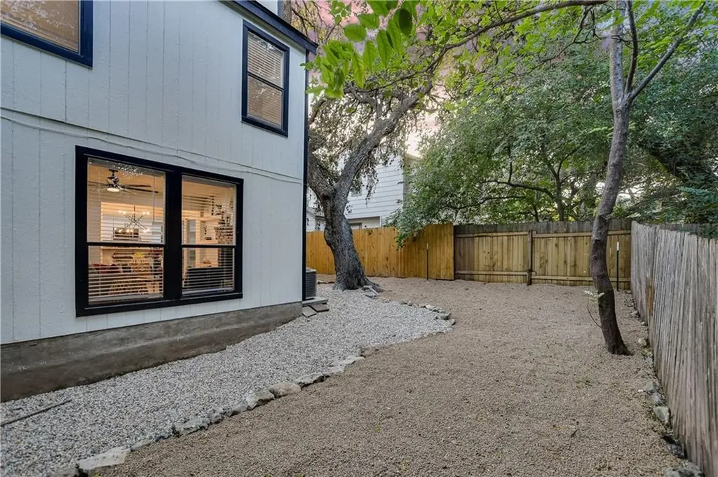 1308 Matthews Lane Austin TX 78745