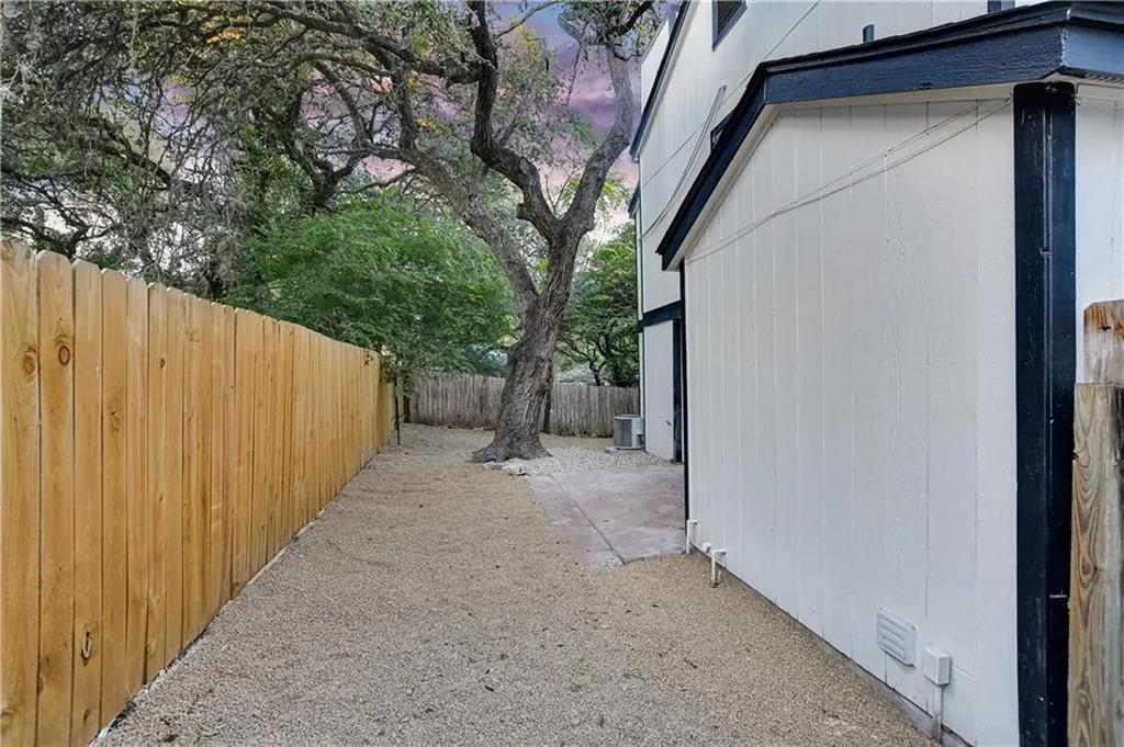 1308 Matthews Lane Austin TX 78745