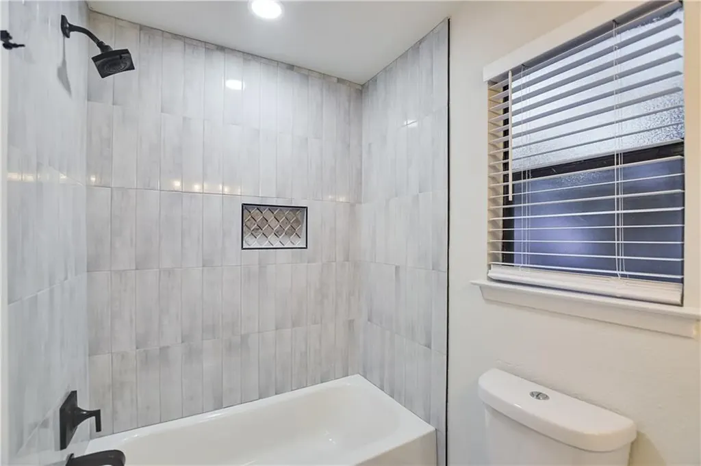 1308 Matthews Lane Austin TX 78745
