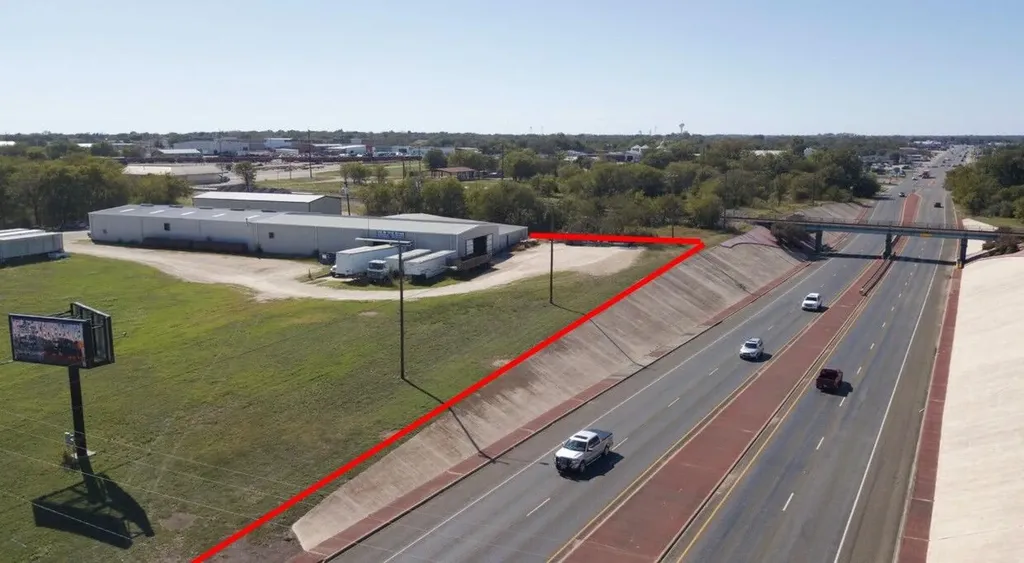 101 NE 01st Street Mcgregor TX 76657