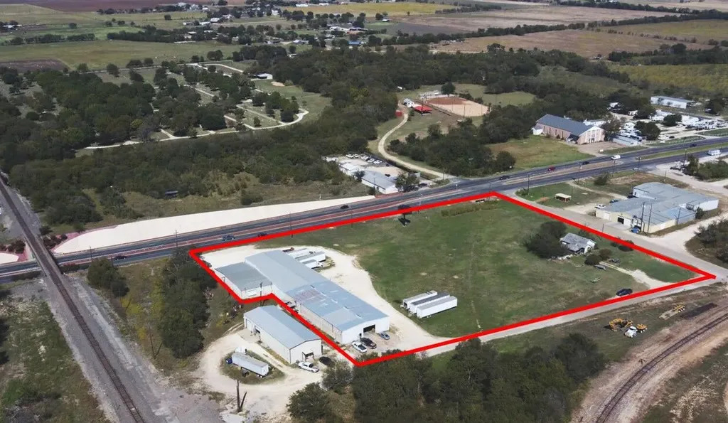101 NE 01st Street Mcgregor TX 76657