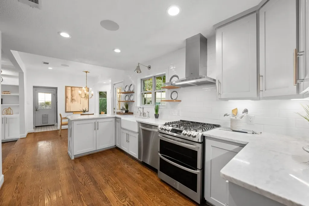 2005 Mistywood Drive Austin TX 78746