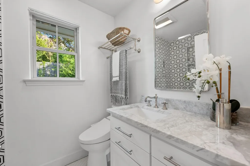 2005 Mistywood Drive Austin TX 78746
