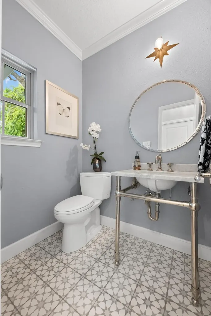 2005 Mistywood Drive Austin TX 78746