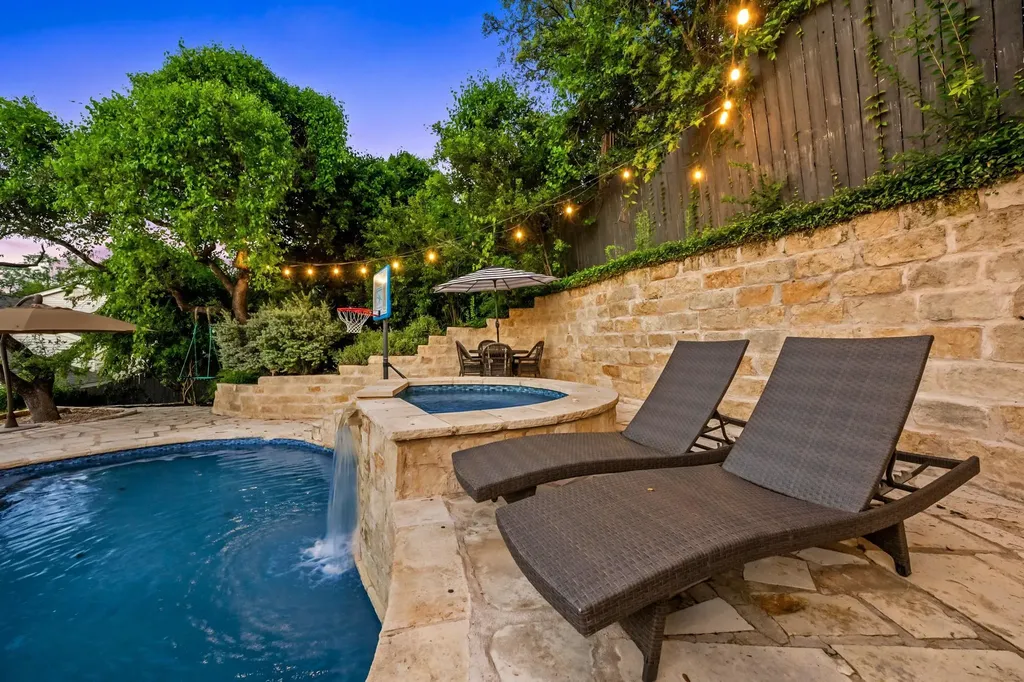 2005 Mistywood Drive Austin TX 78746