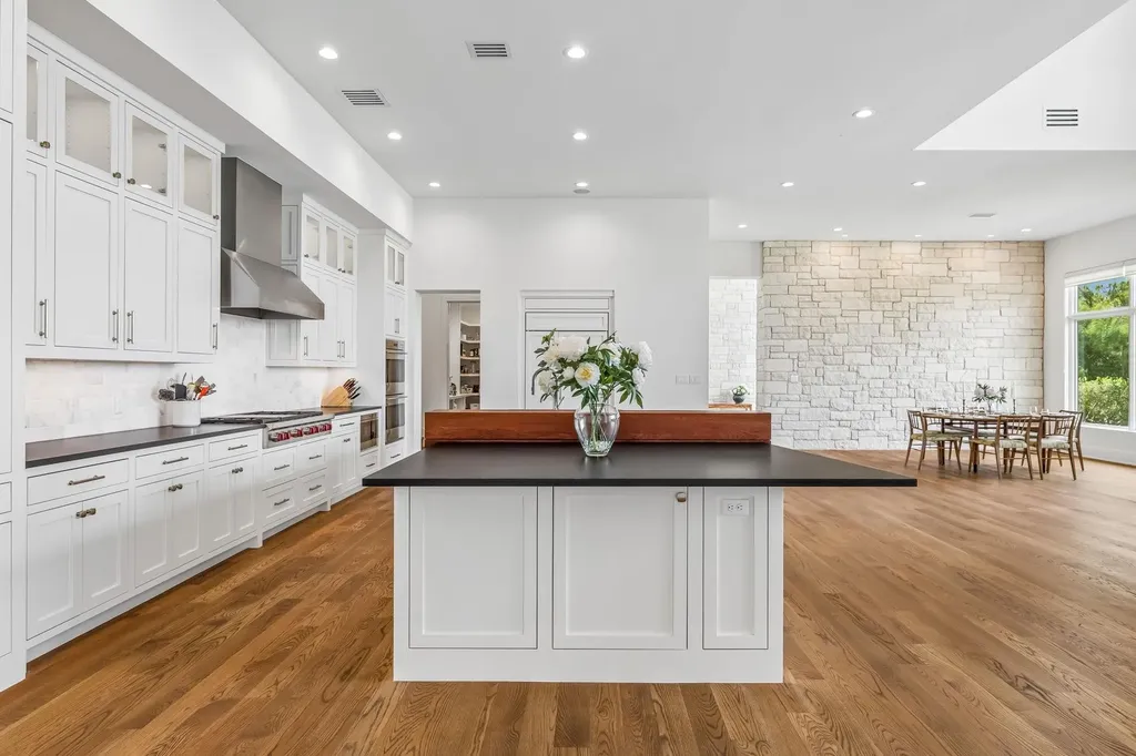 8708 Acuarela Court Austin TX 78735