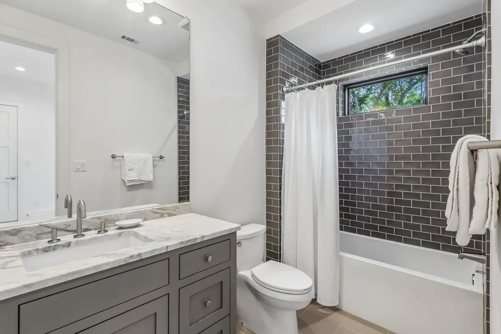 8708 Acuarela Court Austin TX 78735