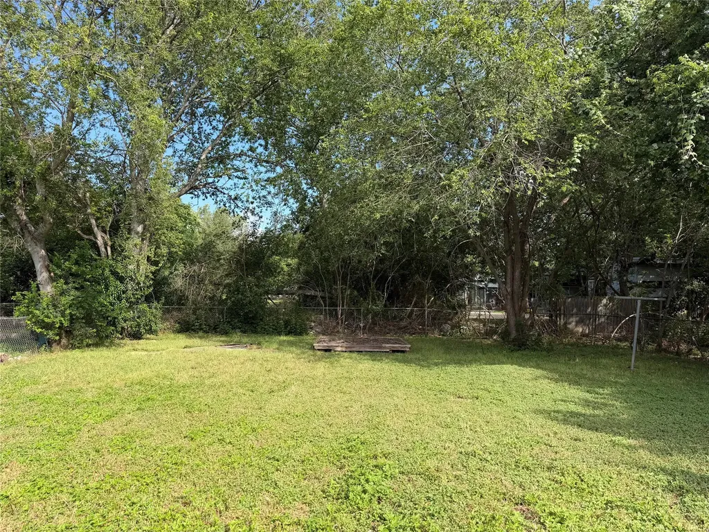 1060 Gardner Austin TX 78721