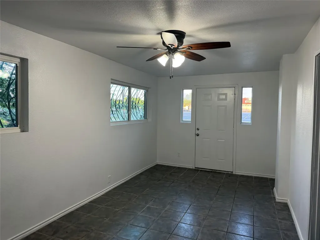 1060 Gardner Austin TX 78721
