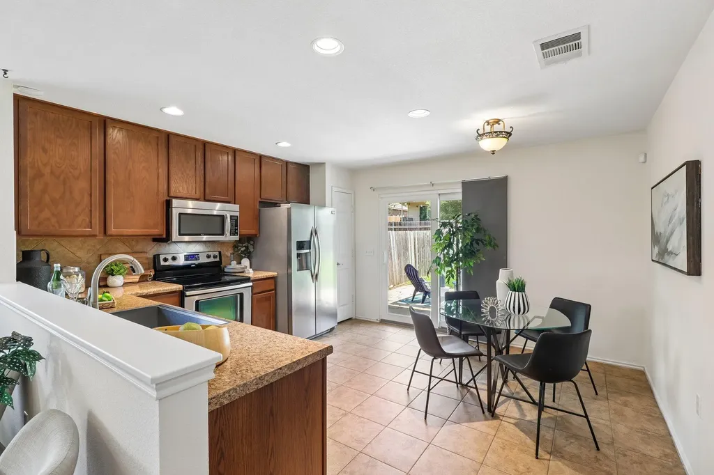 9012 Southwick Austin TX 78724