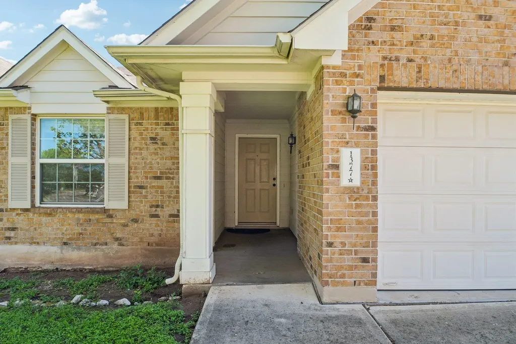 1377 Beechwood Drive Kyle TX 78640