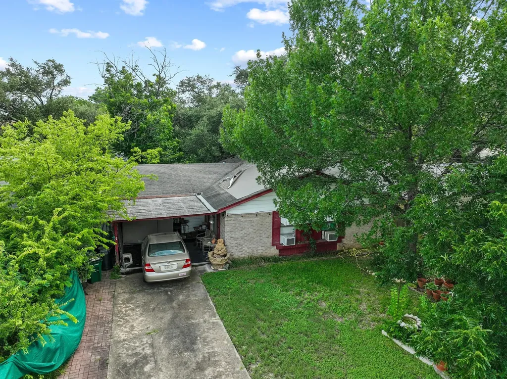 120 El Paso Street Austin TX 78704