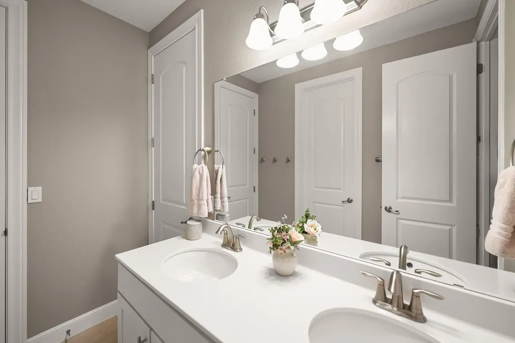 22524 Rock Wren Road Spicewood TX 78669