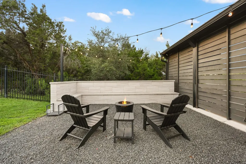 22524 Rock Wren Road Spicewood TX 78669