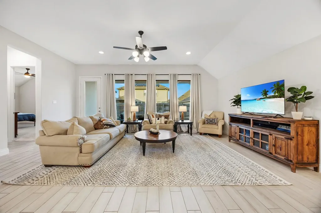 512 Monrovia Court Liberty Hill TX 78642