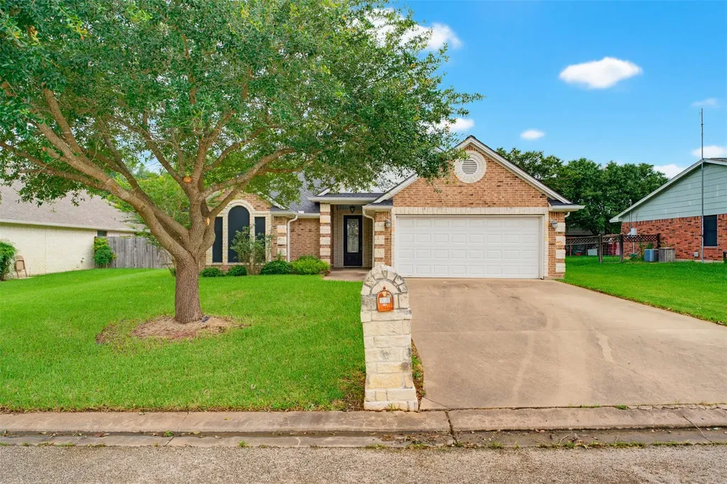 702 Woodson Drive Caldwell TX 77836