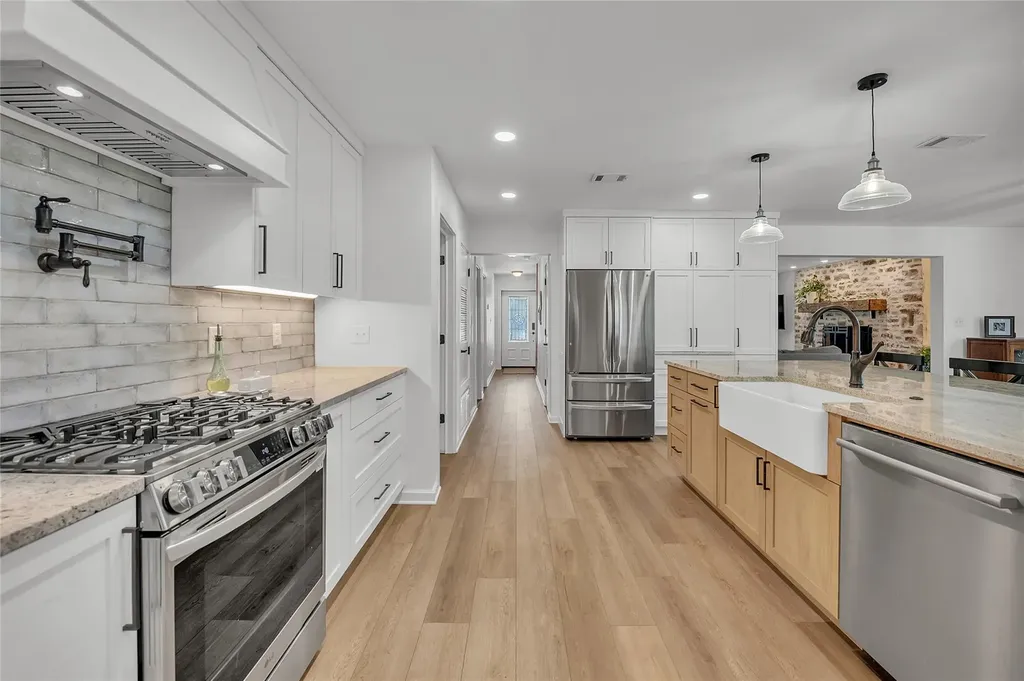 260 Flatrock Trail Marble Falls TX 78654