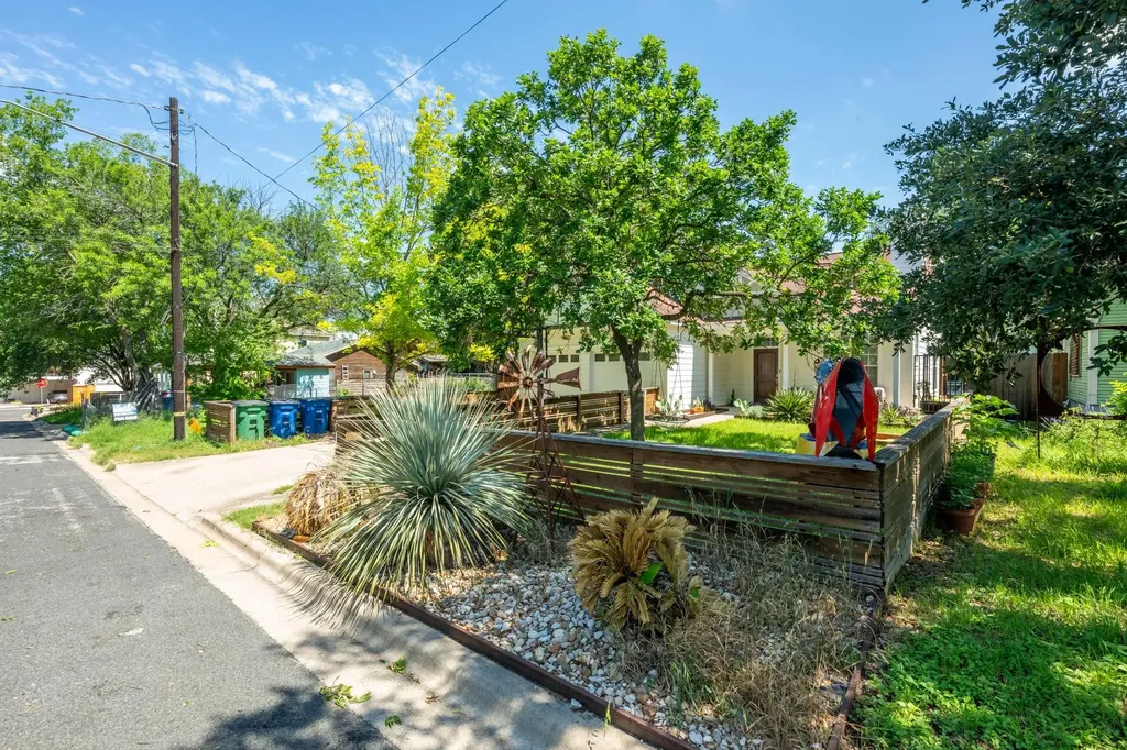 302 Ben Howell Drive Austin TX 78704