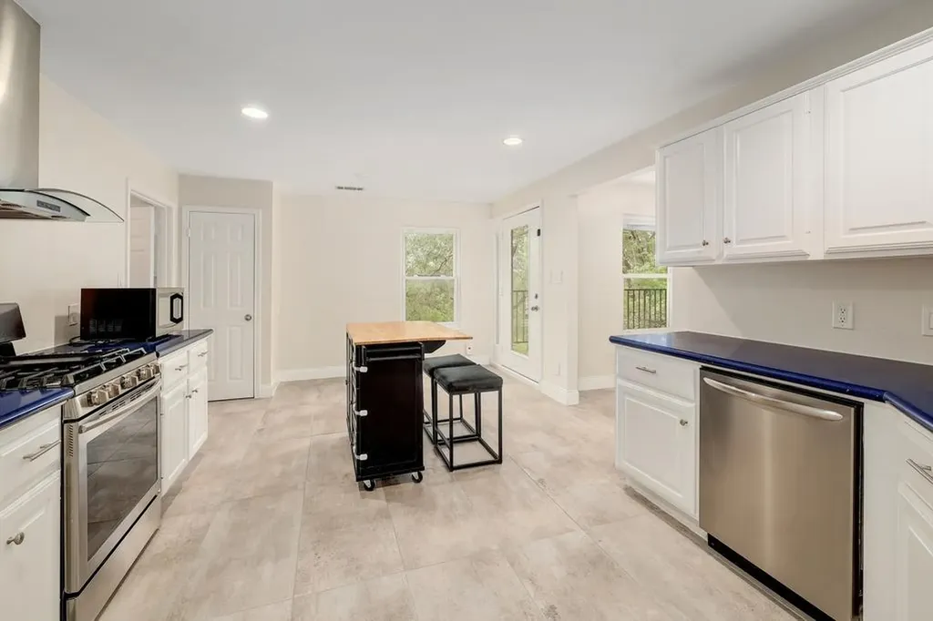 4605 Beechwood Hollow Austin TX 78731