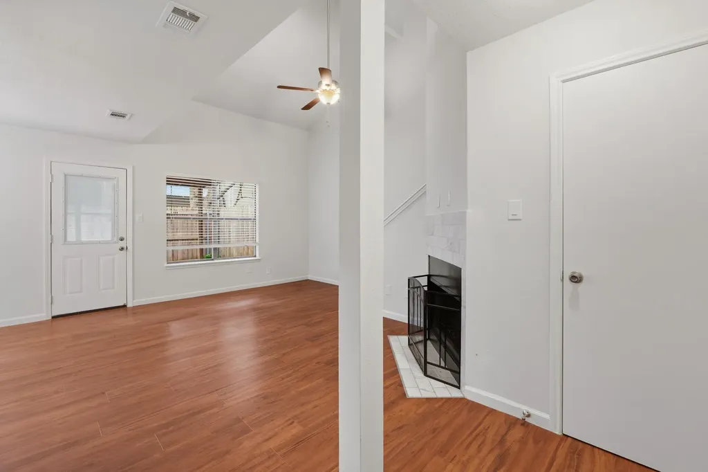 512 Eberhart Lane Austin TX 78745