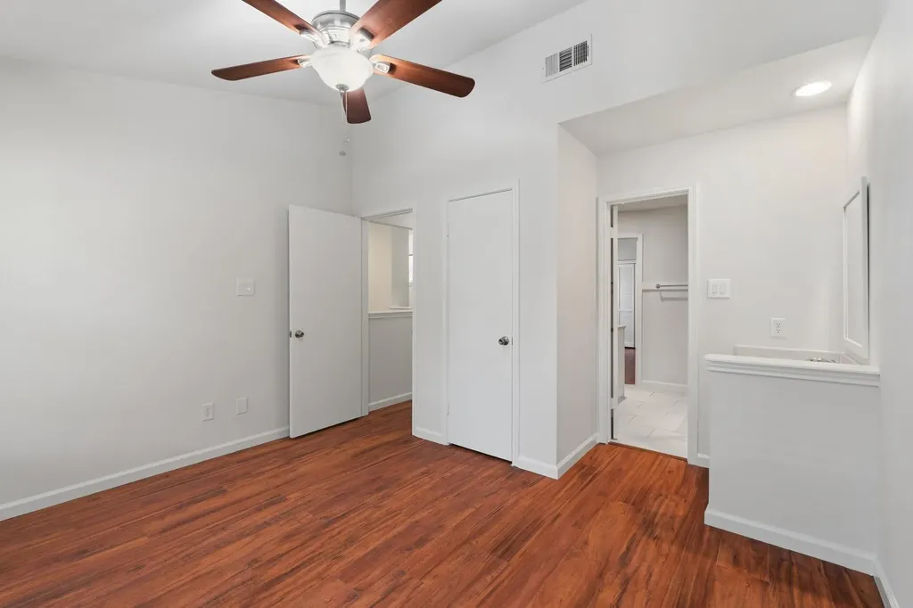 512 Eberhart Lane Austin TX 78745