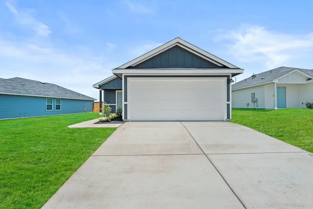307 Wild Goose Drive Luling TX 78648