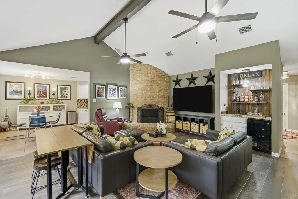 2204 Creekview Drive Round Rock TX 78681