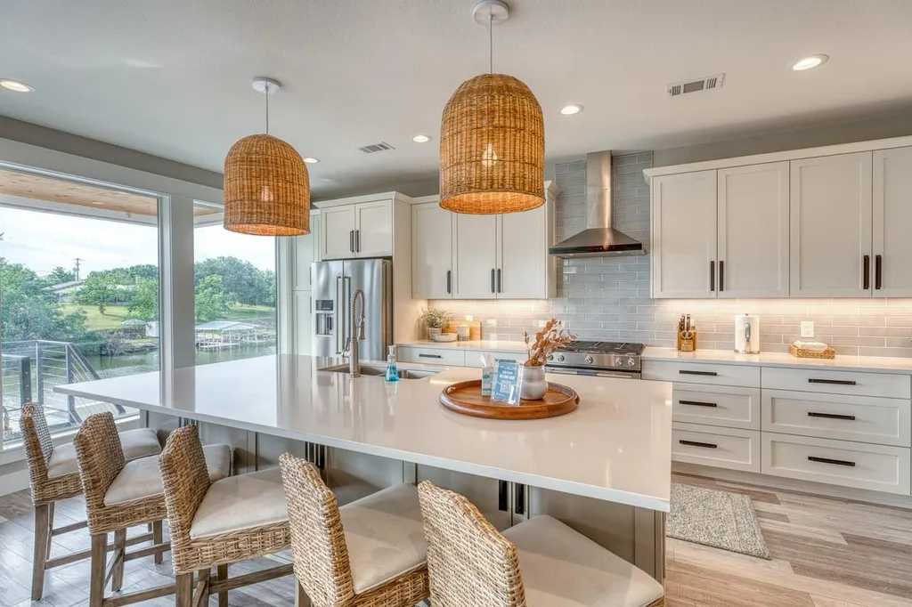 1597 Glen Cove Drive Kingsland TX 78639