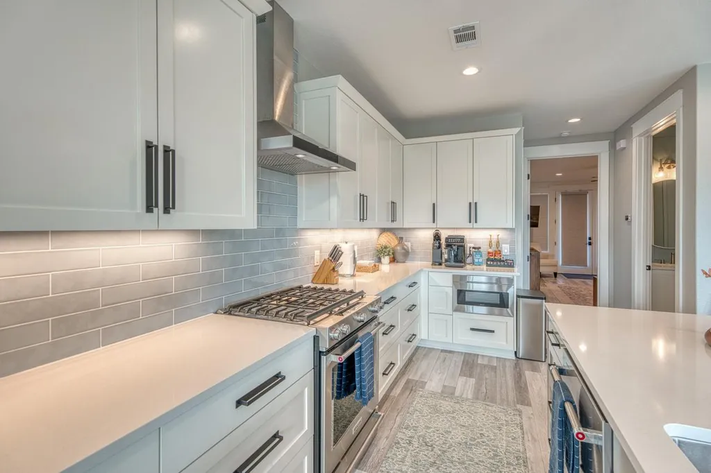 1597 Glen Cove Drive Kingsland TX 78639