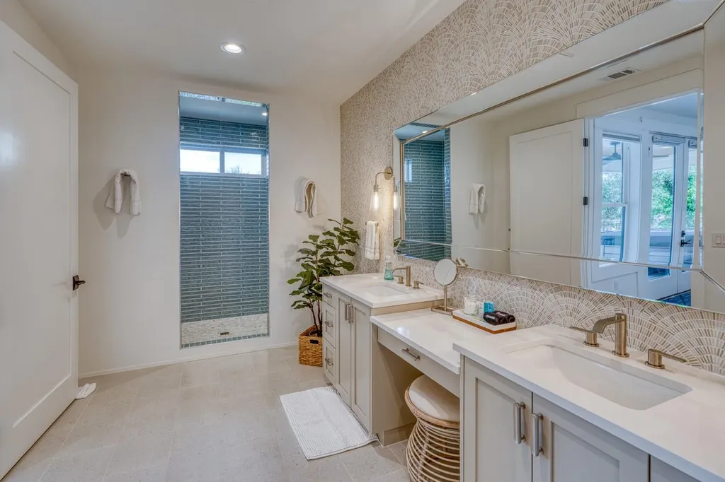 1597 Glen Cove Drive Kingsland TX 78639