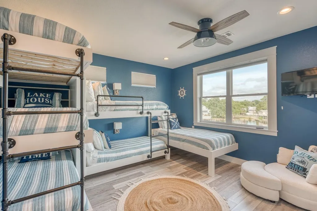 1597 Glen Cove Drive Kingsland TX 78639