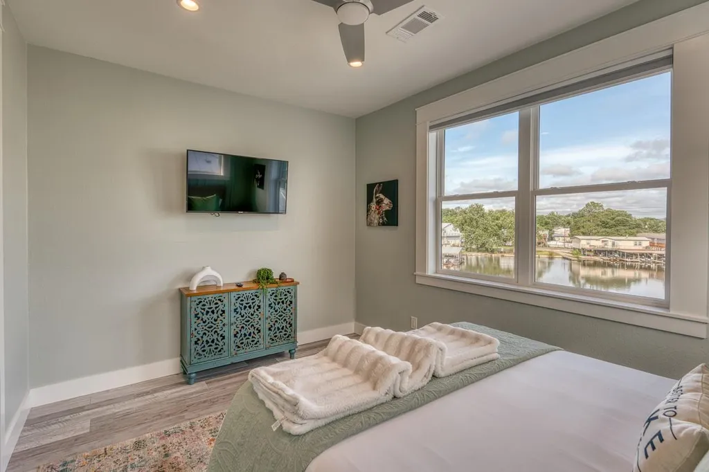 1597 Glen Cove Drive Kingsland TX 78639