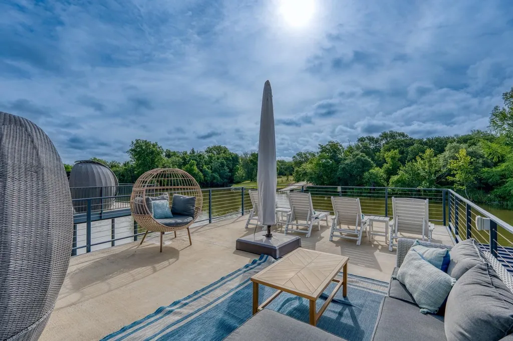 1597 Glen Cove Drive Kingsland TX 78639