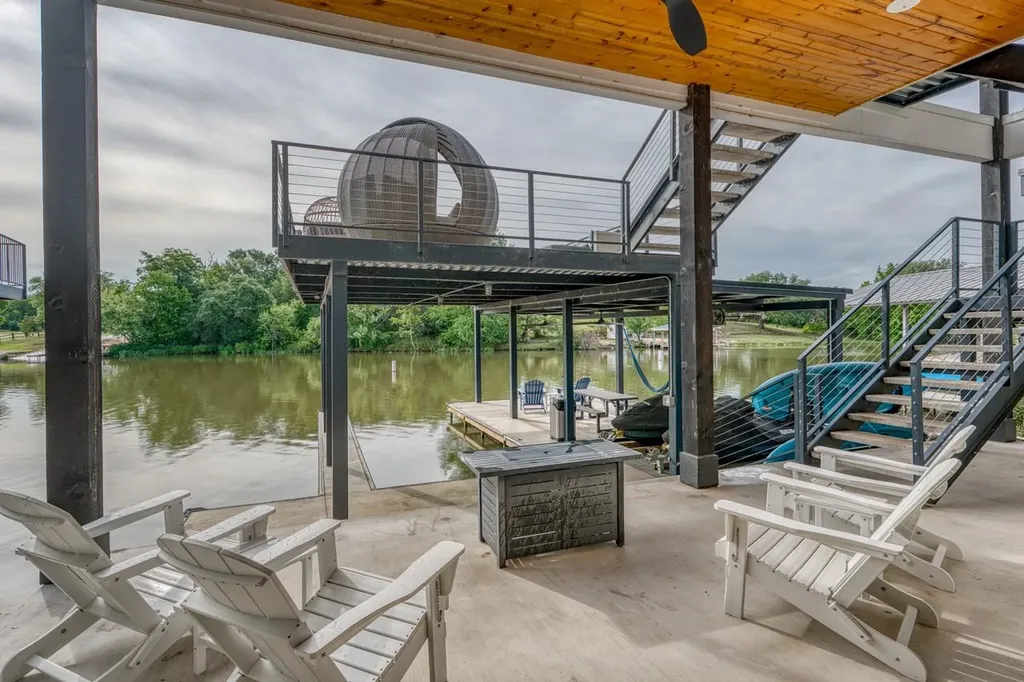 1597 Glen Cove Drive Kingsland TX 78639