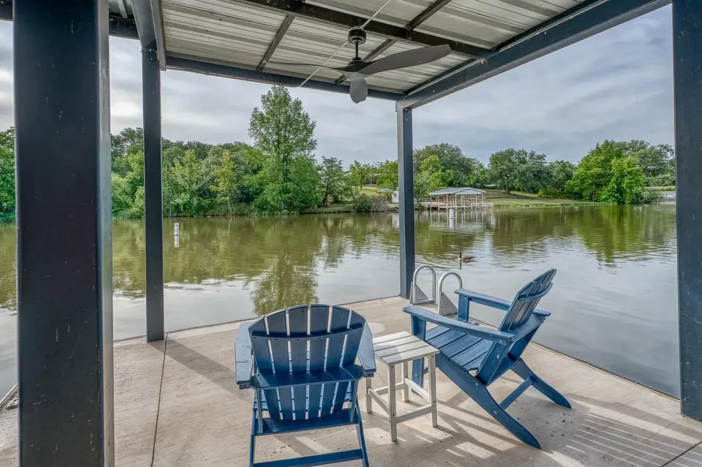 1597 Glen Cove Drive Kingsland TX 78639
