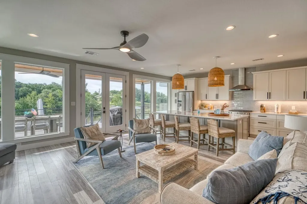 1597 Glen Cove Drive Kingsland TX 78639
