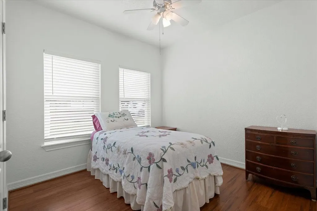 128 W Persimmon Drive Granite Shoals TX 78654