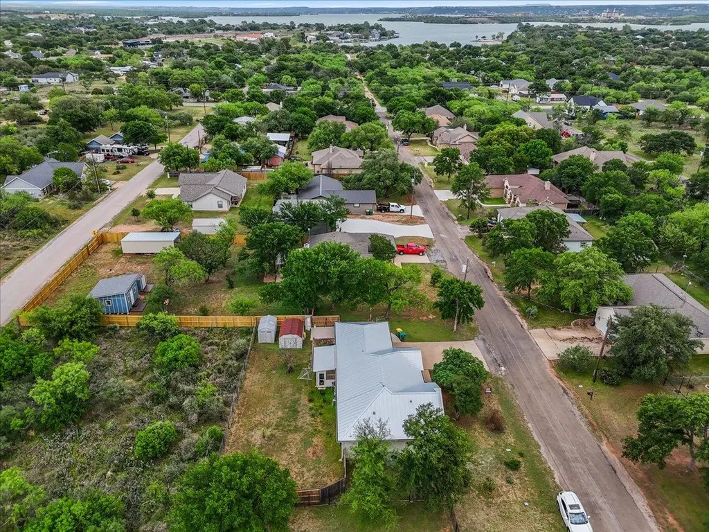128 W Persimmon Drive Granite Shoals TX 78654