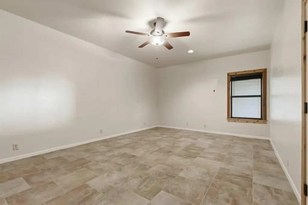 406 Coventry Road Spicewood TX 78669
